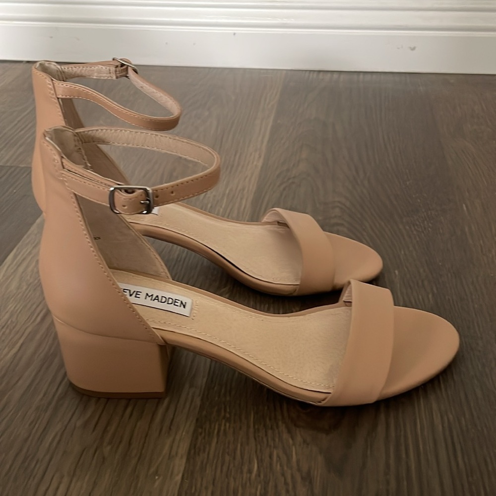 Steve Madden Sandals Block Heels Neutral
